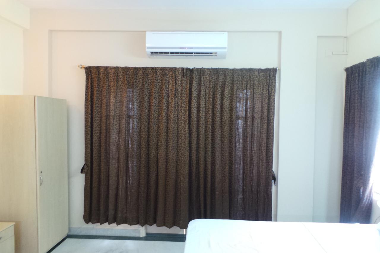 White House Hotel Bangalore Esterno foto