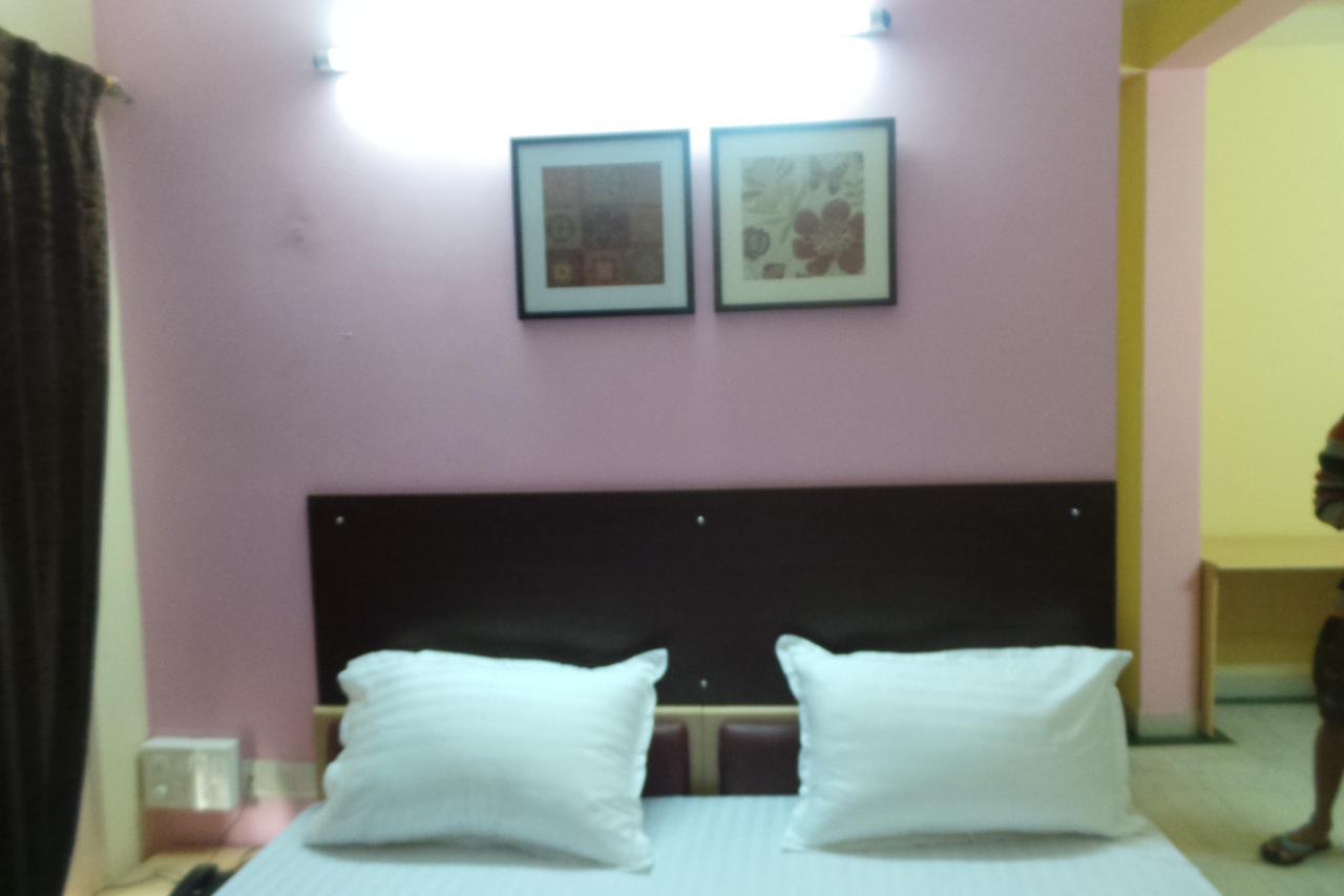 White House Hotel Bangalore Esterno foto