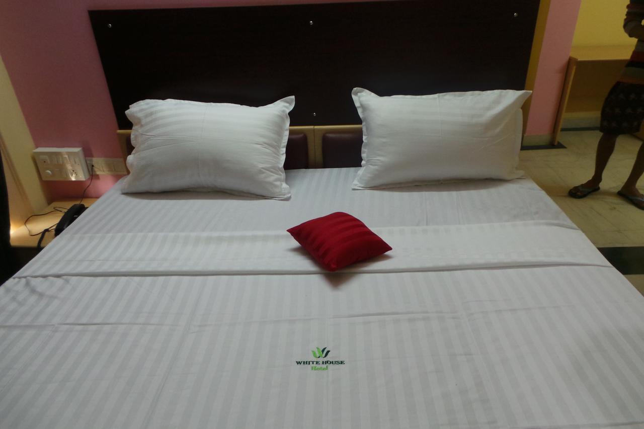 White House Hotel Bangalore Esterno foto